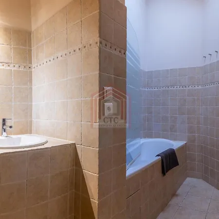 Apartment Rue D'antibes: Agreable Quatre Pieces Cannes