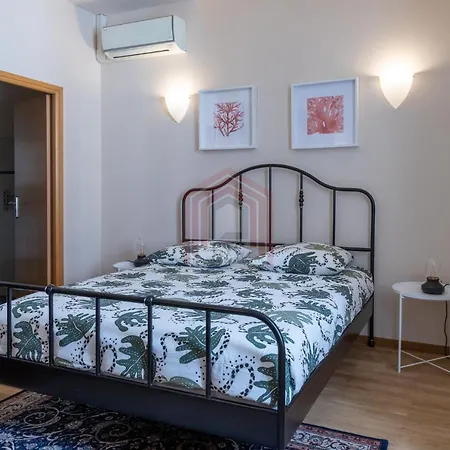 Rue D'antibes: Agreable Quatre Pieces Apartment Cannes